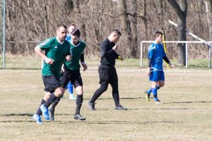 Röszke - Szőreg futballmérkőzés gól után a szőregi játékosok